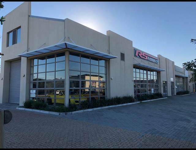600M² SHOWROOM TO LET IN PAARDEN EILAND