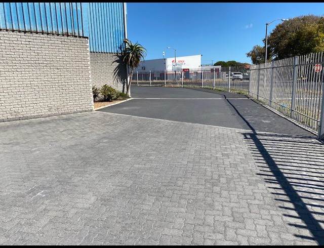 2,200M² WAREHOUSE TO LET IN OTTERY