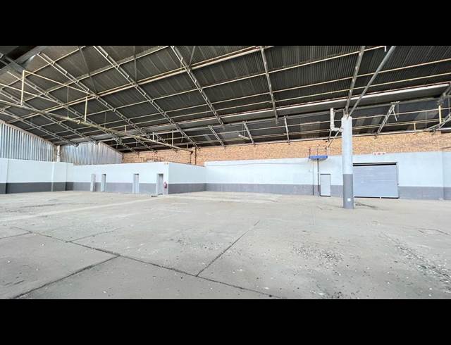 2,800M² WAREHOUSE TO LET IN TROJAN
