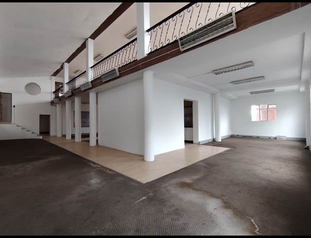 90M² WAREHOUSE TO LET IN TULISA PARK