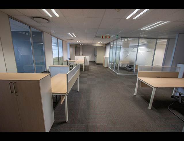 1,388M² OFFICE TO LET IN SANDTON CENTRAL