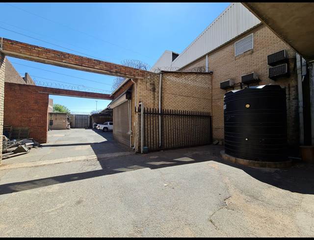 2,600M² WAREHOUSE TO LET IN HERIOTDALE