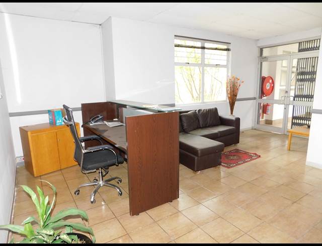 132M² OFFICE TO LET IN BORDEAUX