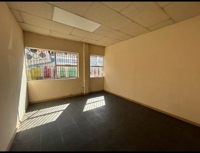487M² WAREHOUSE TO LET IN LONGDALE