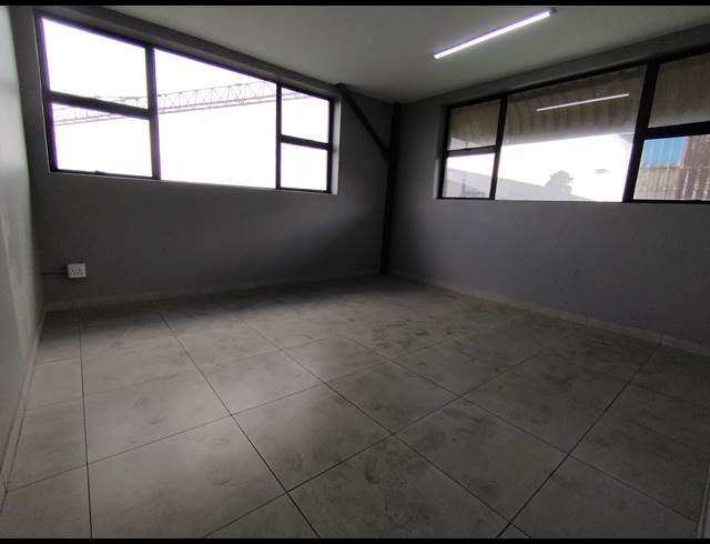 2,700M² WAREHOUSE TO LET IN ALBERTON NORTH