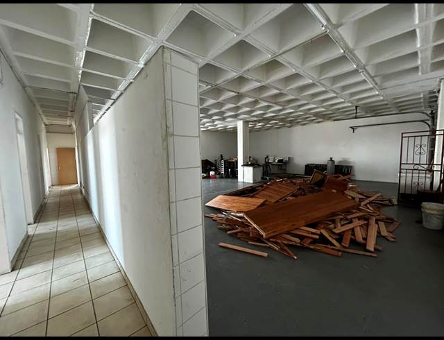 230M² WAREHOUSE TO LET IN WYNBERG