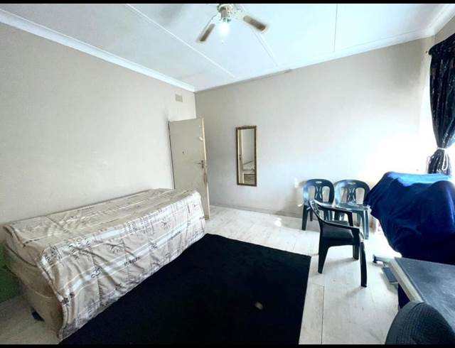 2 BEDROOM PROPERTY TO RENT IN DIE BULT