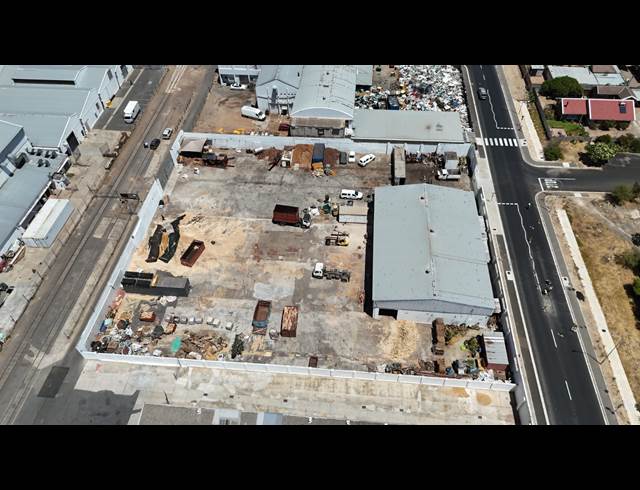 4,800M² WAREHOUSE TO LET IN CHARLESTON HILL