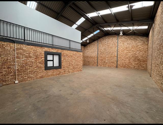 256M² WAREHOUSE TO LET IN PRINCESS AH