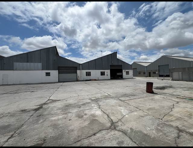 1,750M² WAREHOUSE TO LET IN BLACKHEATH INDUSTRIAL