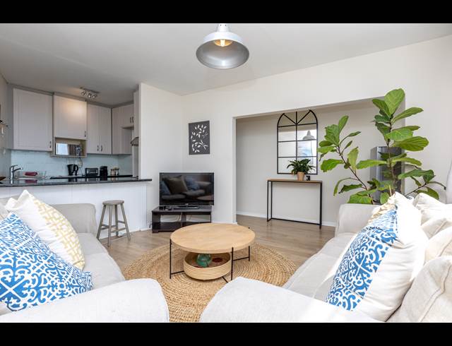 2 BEDROOM APARTMENT RENTED IN VREDEHOEK