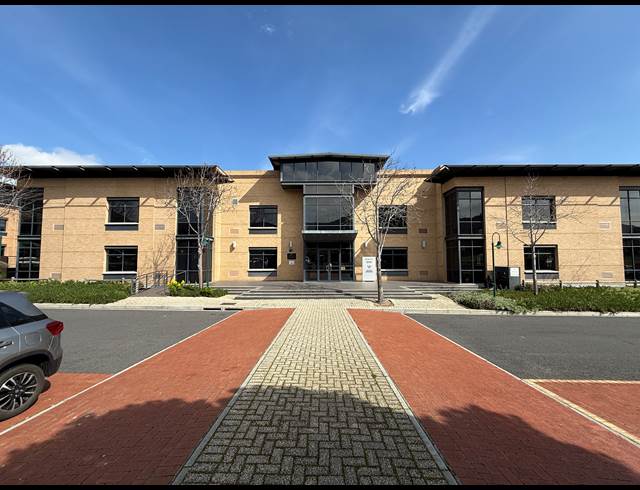 346.80M² OFFICE TO LET IN PLATTEKLOOF 3