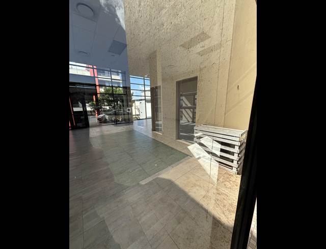 131M² OFFICE TO LET IN NEW TOWN CENTRE
