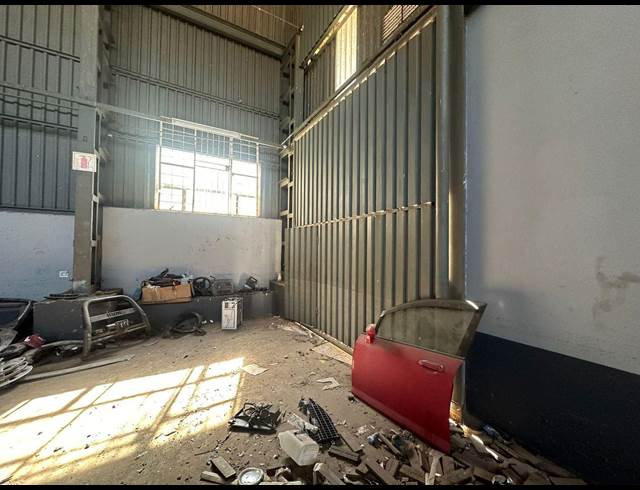 360M² WAREHOUSE TO LET IN MANUFACTA
