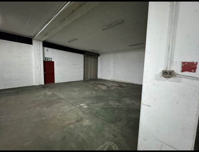 380M² WAREHOUSE TO LET IN WYNBERG