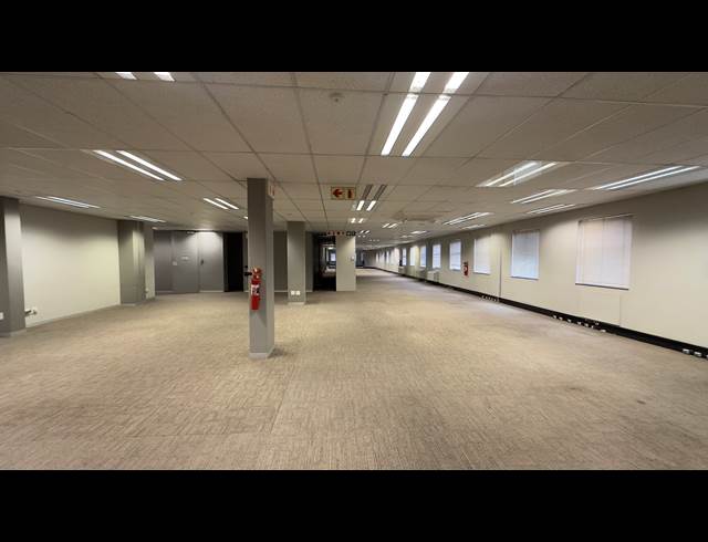 3,000M² OFFICE TO LET IN MEADOWDALE