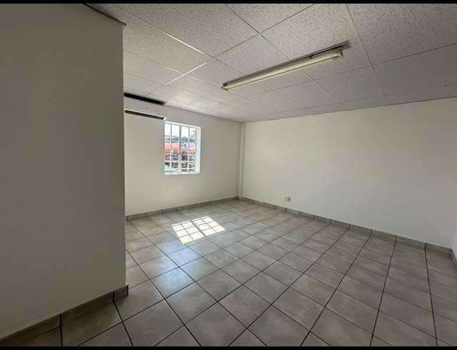 229M² WAREHOUSE TO LET IN HALFWAY HOUSE