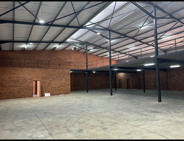 1,162M² WAREHOUSE TO LET IN ORMONDE
