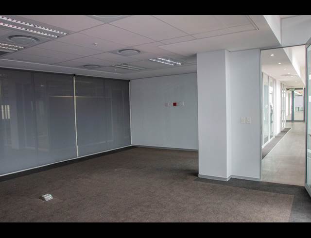 796M² OFFICE TO LET IN ROSEBANK