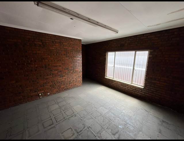 599M² WAREHOUSE TO LET IN NEW ERA