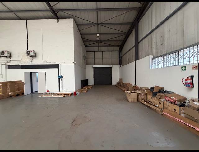 328M² WAREHOUSE TO LET IN HALFWAY HOUSE