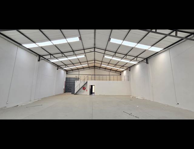 435M² WAREHOUSE TO LET IN COSMO BUSINESS PARK