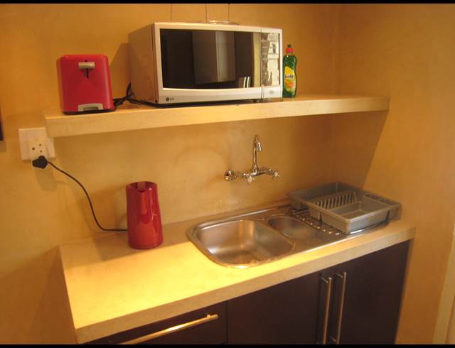 2 bed property to rent in HOUT BAY