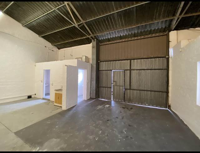 260M² WAREHOUSE TO LET IN EPPING INDUSTRIAL