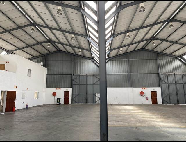 980M² WAREHOUSE TO LET IN PAROW INDUSTRIAL