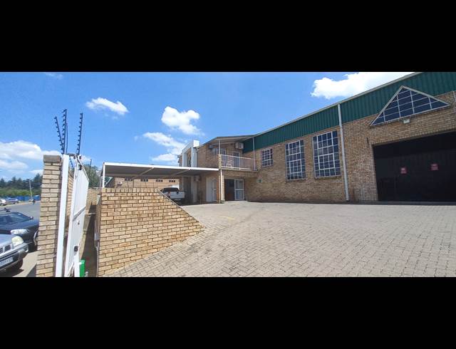 571M² WAREHOUSE TO LET IN LASER PARK