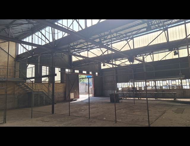 600M² FACTORY TO LET IN INDUSTRIA NORTH