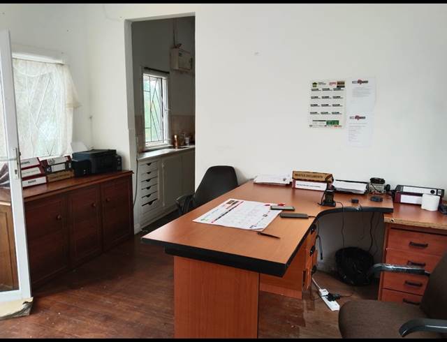 40M² BUILDING TO LET IN AMANZIMTOTI