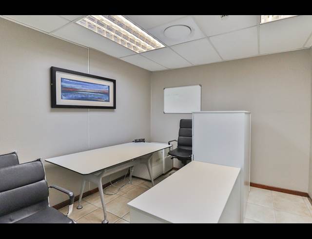 200M² BUILDING TO LET IN ROUTE 21 BUSINESS PARK