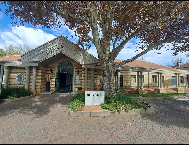 174M² OFFICE TO LET IN DUNKELD WEST