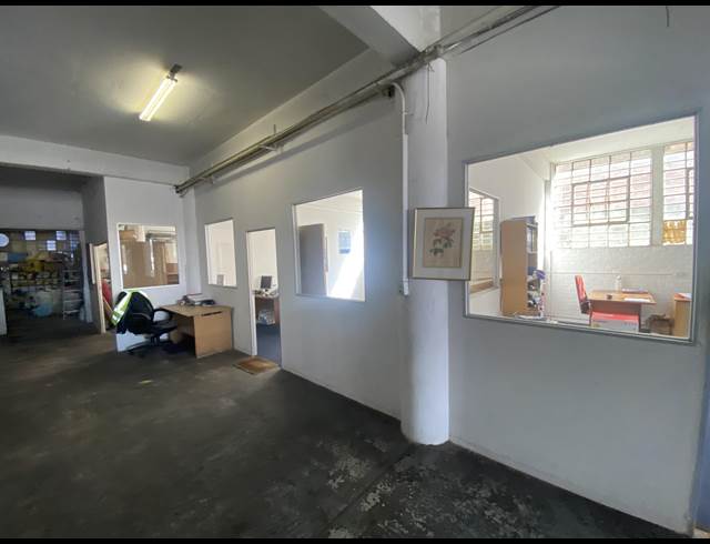 400M² WORKSHOP TO LET IN WOODSTOCK