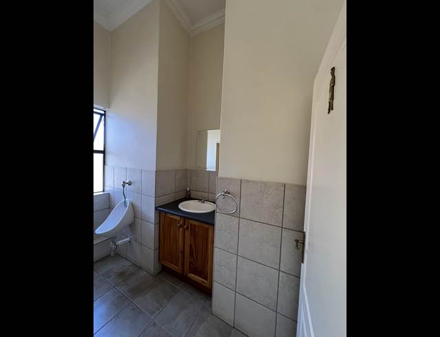 150M² OFFICE TO LET IN HIGHVELD