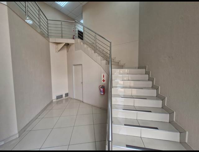 15M² OFFICE TO LET IN FRANSVILLE