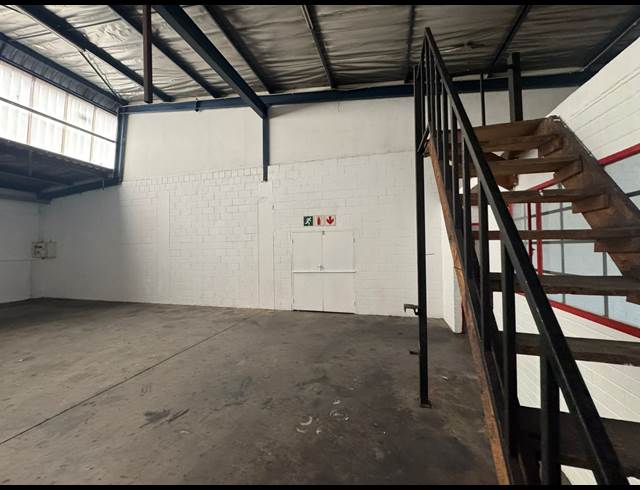 200M² WAREHOUSE TO LET IN EASTLEIGH