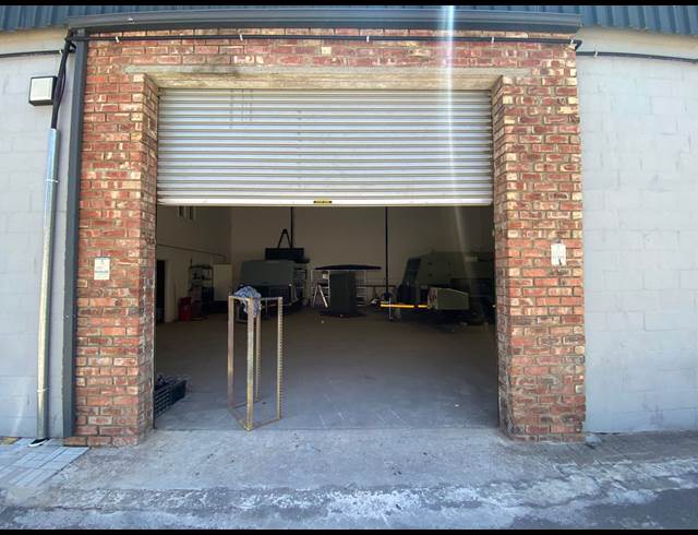 290M² WAREHOUSE TO LET IN BROADLANDS