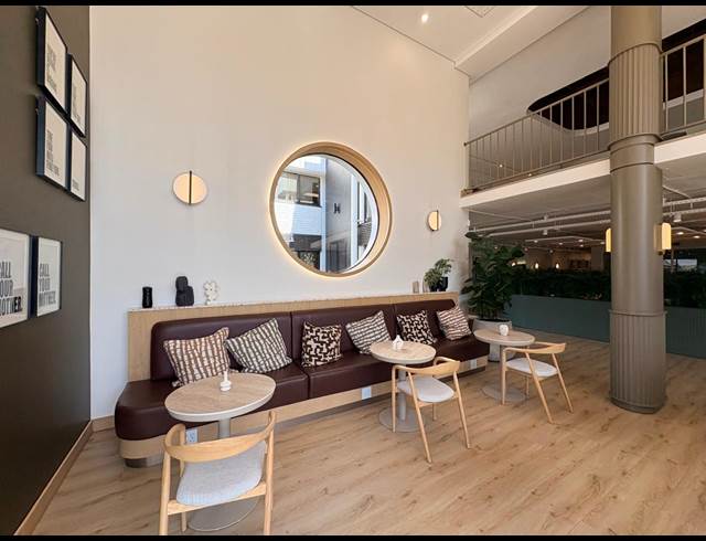 139M² SERVICED OFFICE TO LET IN HALFWAY HOUSE