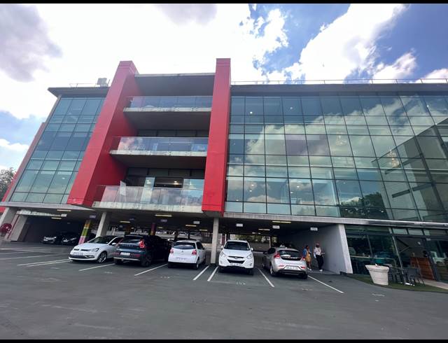 290M² OFFICE TO LET IN HYDE PARK