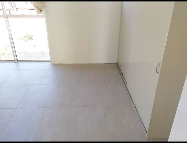 2 bed property to rent in WOODSTOCK