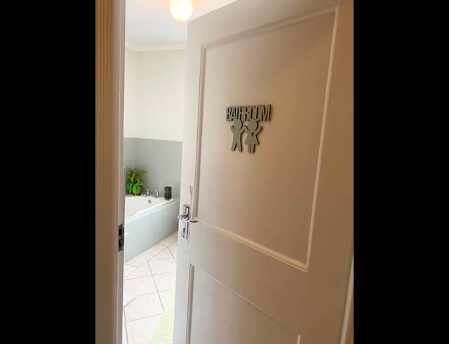 BUSINESS PROPERTY TO RENT IN MOWBRAY