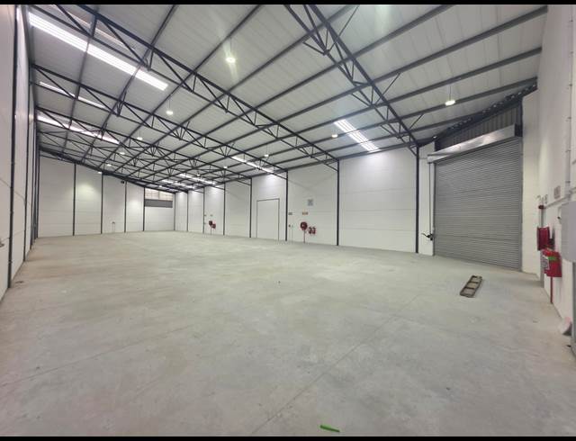 2,285M² WAREHOUSE TO LET IN FIRGROVE