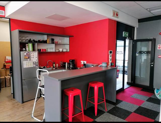 156M² OFFICE TO LET IN DURBANVILLE CENTRAL