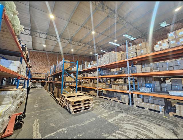 600M² WAREHOUSE TO LET IN MEADOWDALE