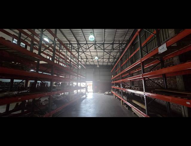 450M² WAREHOUSE TO LET IN RIVERSIDE PARK