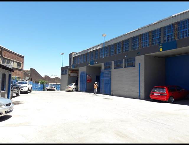 1,023M² WAREHOUSE TO LET IN INDUSTRIA WEST