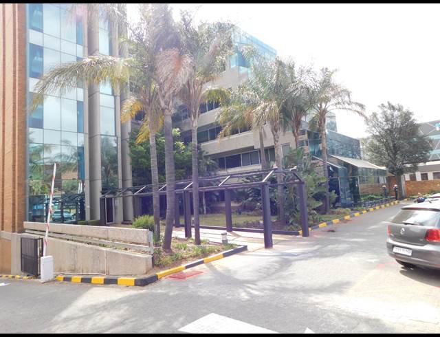 984M² OFFICE TO LET IN FERNDALE