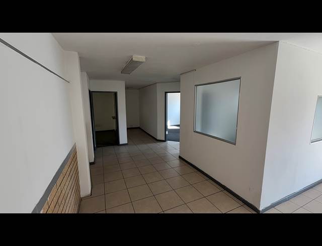 566.10M² WAREHOUSE TO LET IN DRIEHOEK